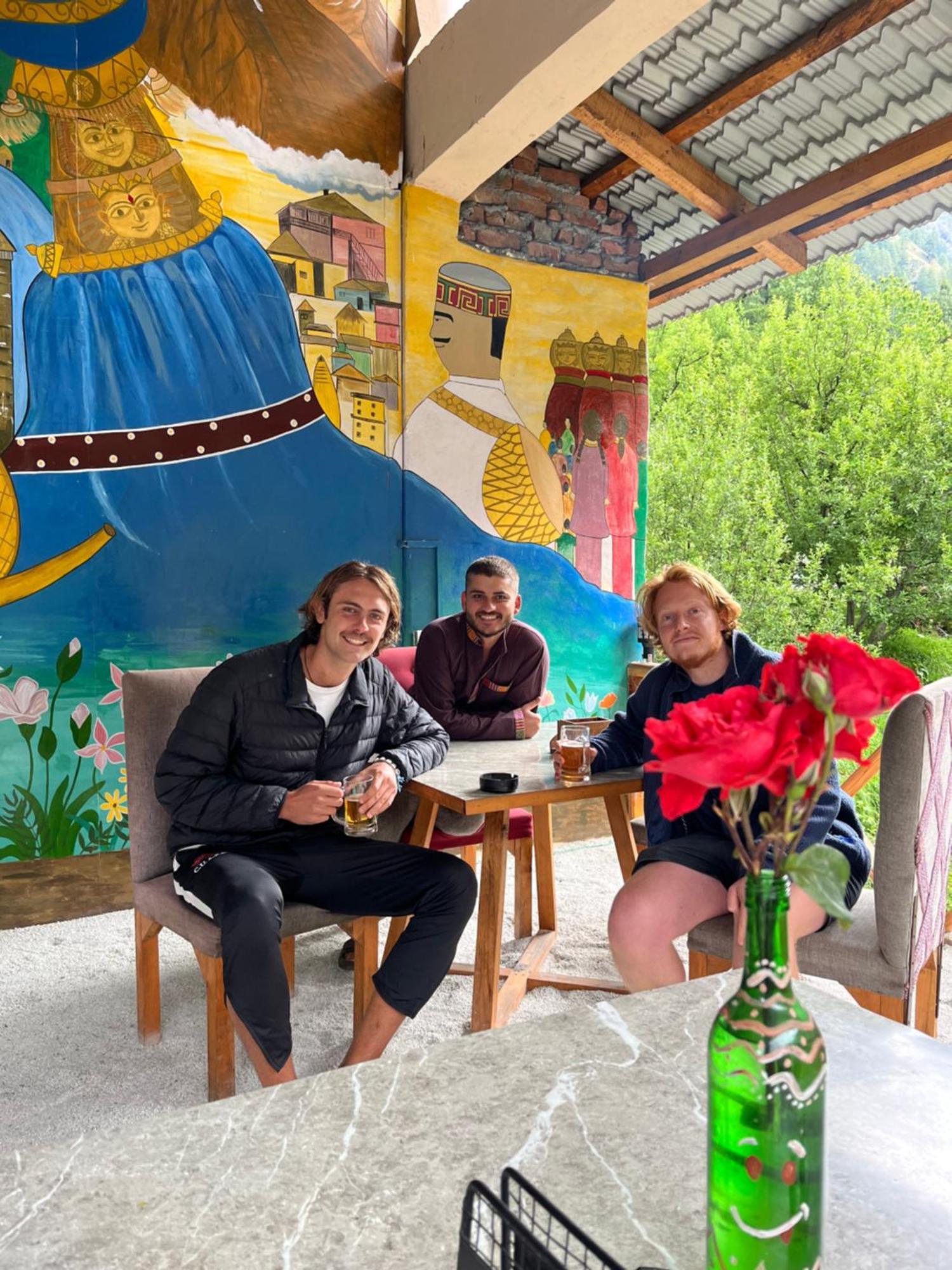 Thepahadians Food & Stay Jibhi Zewnętrze zdjęcie